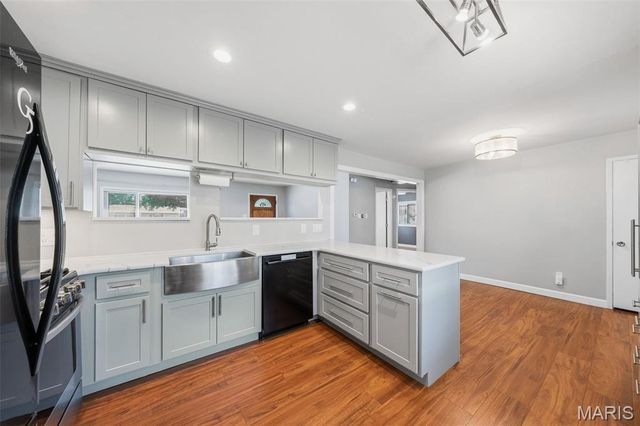 808 Lightwood Drive, Hazelwood, MO 63042