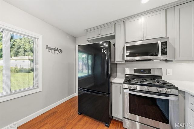 808 Lightwood Drive, Hazelwood, MO 63042