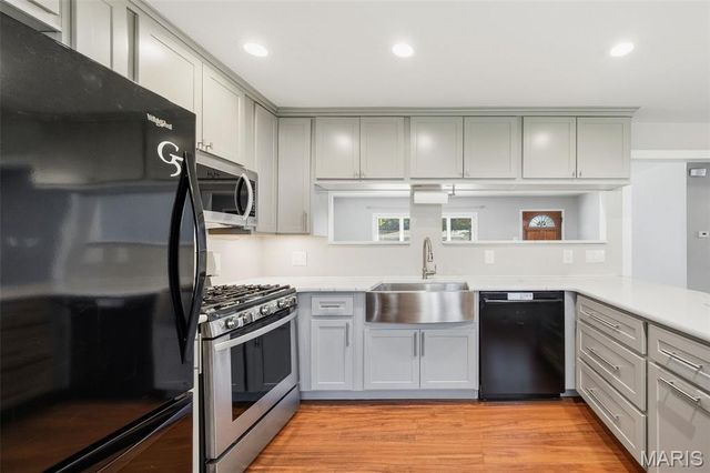 808 Lightwood Drive, Hazelwood, MO 63042