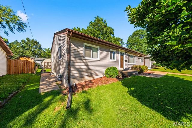 808 Lightwood Drive, Hazelwood, MO 63042
