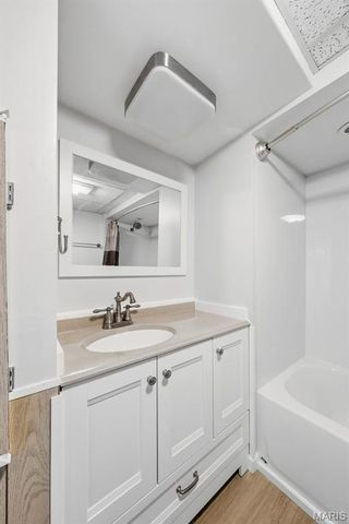 808 Lightwood Drive, Hazelwood, MO 63042