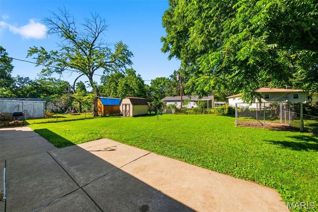 808 Lightwood Drive, Hazelwood, MO 63042