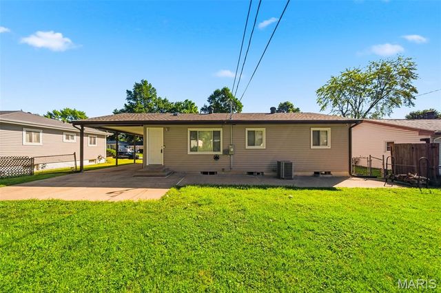 808 Lightwood Drive, Hazelwood, MO 63042