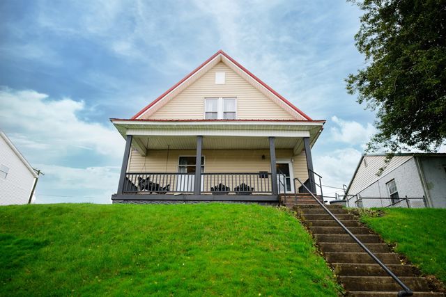 1216 Chestnut Street, Kenova, WV 25530