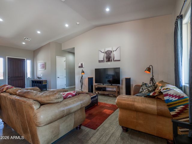 40130 N 7TH Street, Phoenix, AZ 85086