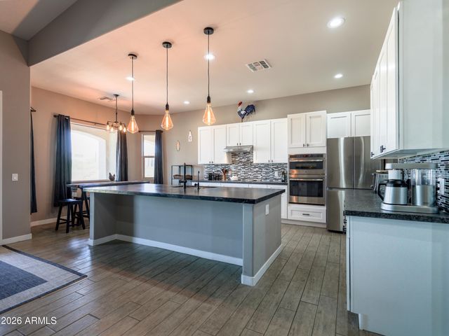 40130 N 7TH Street, Phoenix, AZ 85086