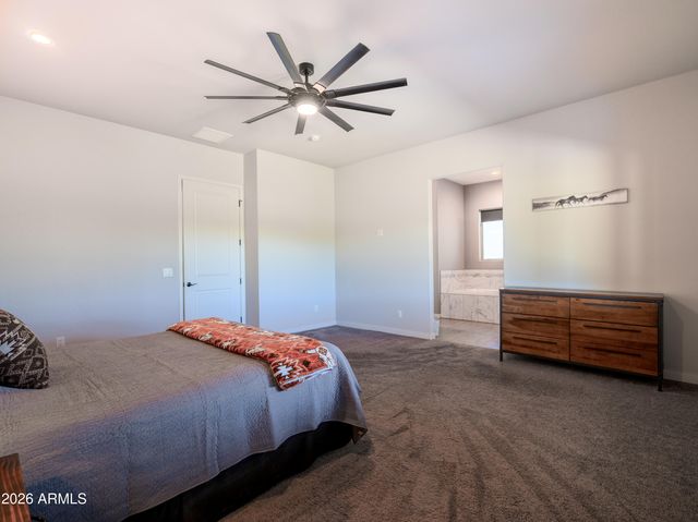 40130 N 7TH Street, Phoenix, AZ 85086