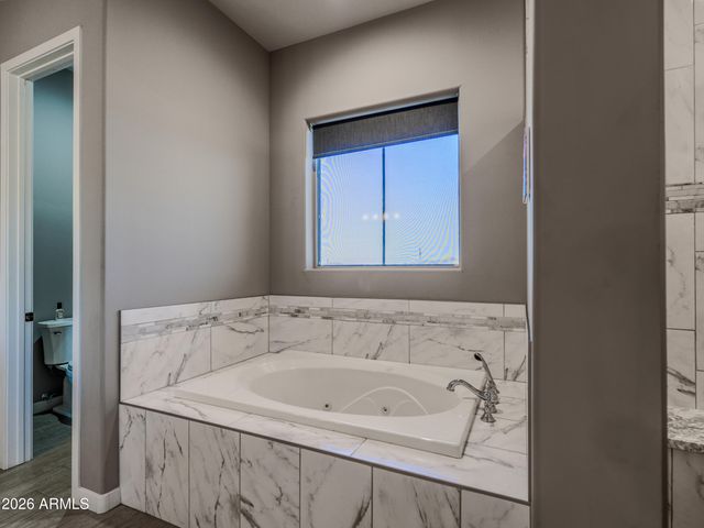 40130 N 7TH Street, Phoenix, AZ 85086