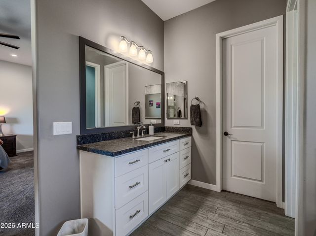 40130 N 7TH Street, Phoenix, AZ 85086