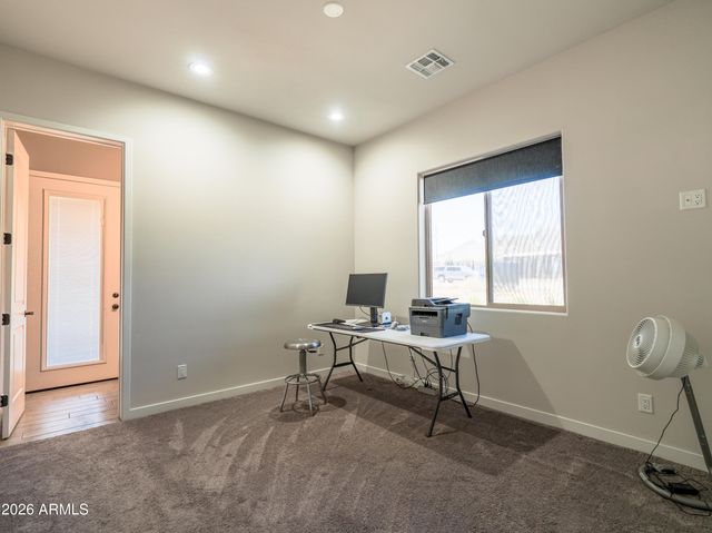 40130 N 7TH Street, Phoenix, AZ 85086