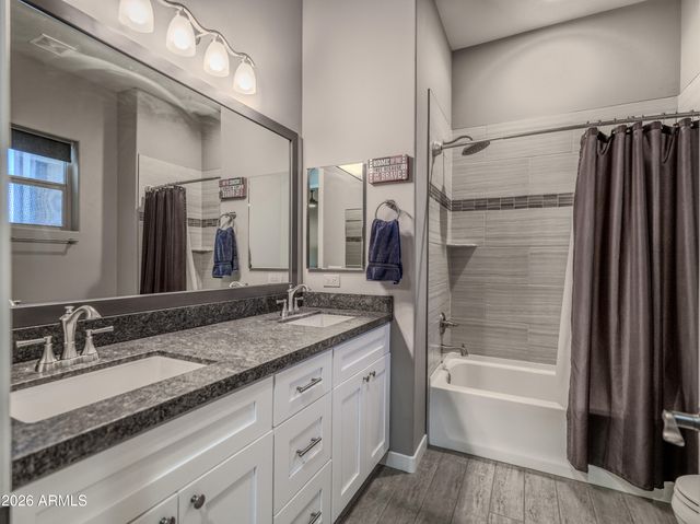 40130 N 7TH Street, Phoenix, AZ 85086