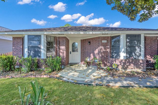 15031 Conroe Bay Boulevard, Willis, TX 77318