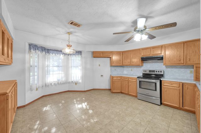 15031 Conroe Bay Boulevard, Willis, TX 77318