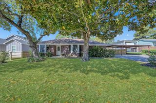 15031 Conroe Bay Boulevard, Willis, TX 77318