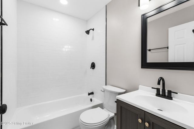 3607 Saint Edwards Dr, Jeffersontown, KY 40299