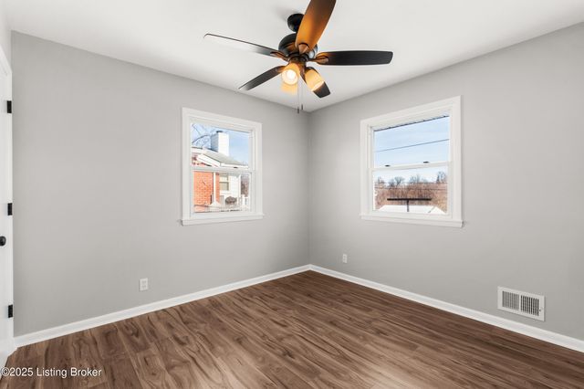 3607 Saint Edwards Dr, Jeffersontown, KY 40299