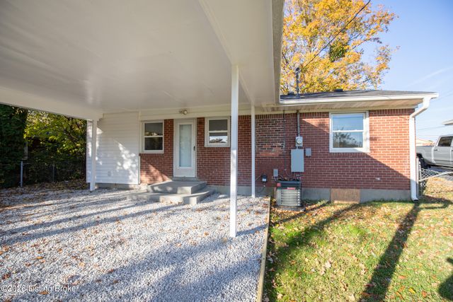 3607 Saint Edwards Dr, Jeffersontown, KY 40299