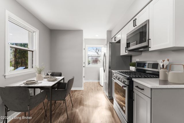 3607 Saint Edwards Dr, Jeffersontown, KY 40299