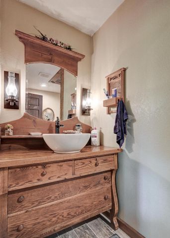 22351 S 672 Road, Wyandotte, OK 74370