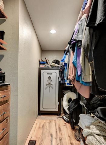 22351 S 672 Road, Wyandotte, OK 74370