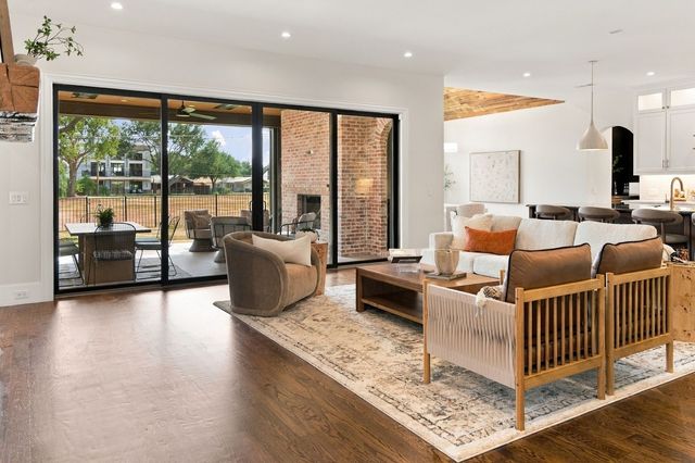 3368 Dorado Beach Drive, Farmers Branch, TX 75234