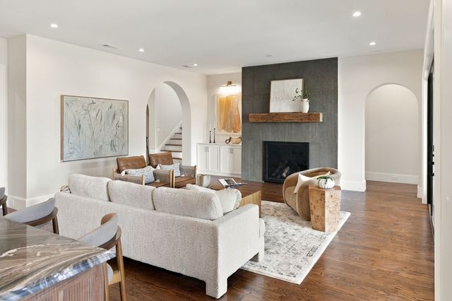 3368 Dorado Beach Drive, Farmers Branch, TX 75234