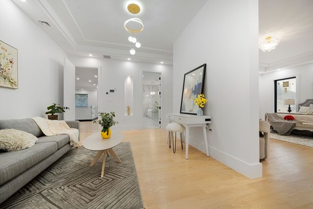 197 Woburn St, Lexington, MA 02420