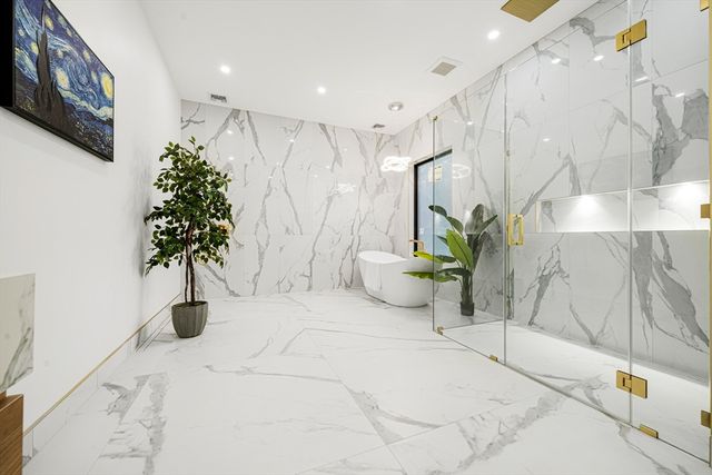 197 Woburn St, Lexington, MA 02420