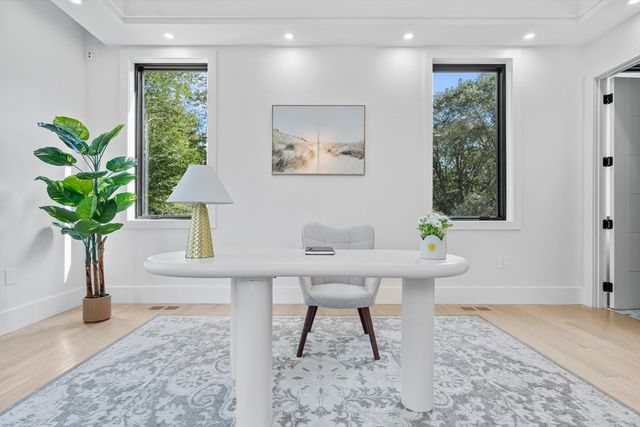 197 Woburn St, Lexington, MA 02420