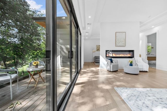 197 Woburn St, Lexington, MA 02420