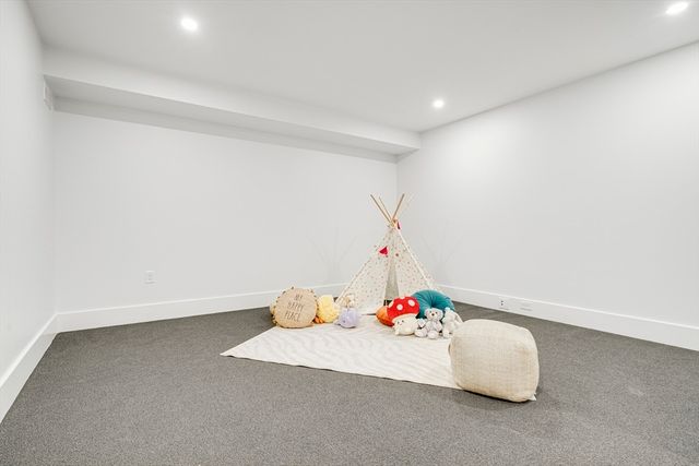 197 Woburn St, Lexington, MA 02420