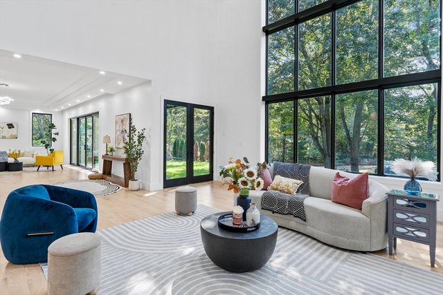 197 Woburn St, Lexington, MA 02420