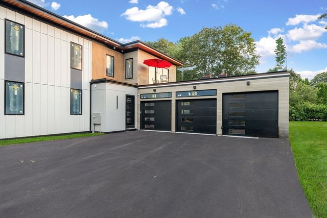 197 Woburn St, Lexington, MA 02420