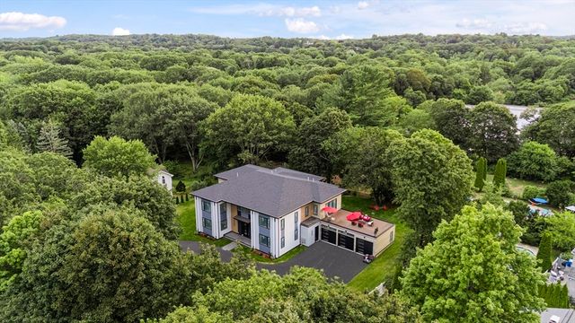 197 Woburn St, Lexington, MA 02420