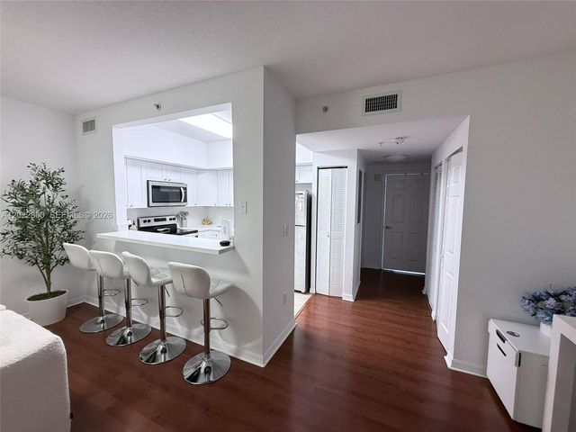 115 SW 42nd Ave 402, Miami, FL 33134