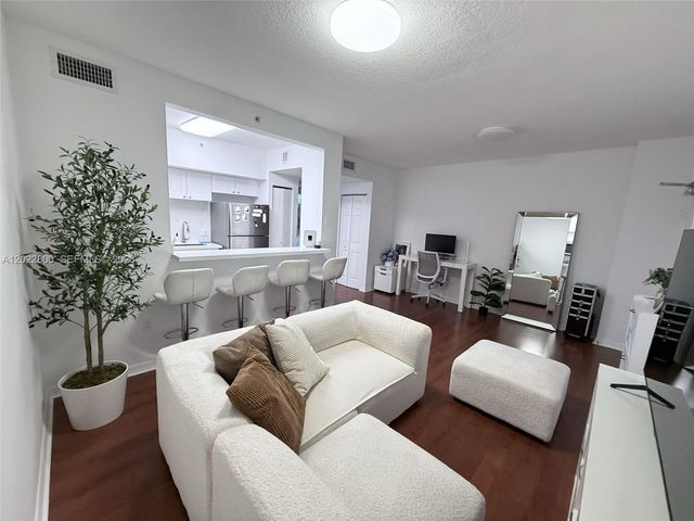 115 SW 42nd Ave 402, Miami, FL 33134