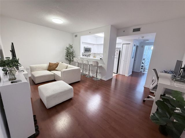 115 SW 42nd Ave 402, Miami, FL 33134