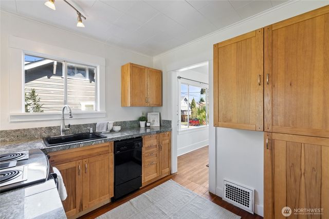 1114 S Anderson Street, Tacoma, WA 98405