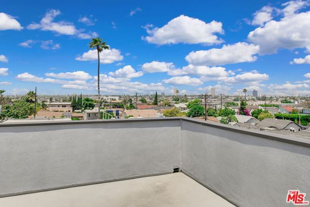 4547 Saturn Street, Los Angeles, CA 90019