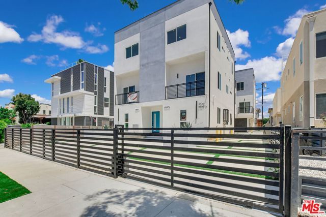 4547 Saturn Street, Los Angeles, CA 90019