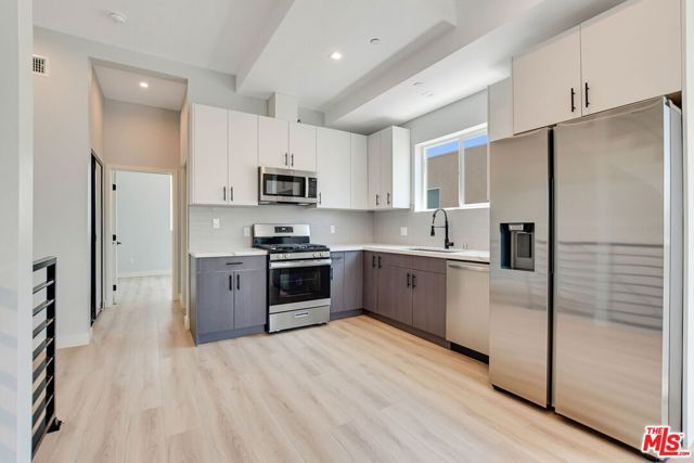 4547 Saturn Street, Los Angeles, CA 90019