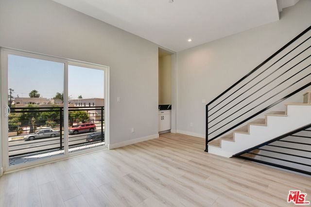 4547 Saturn Street, Los Angeles, CA 90019