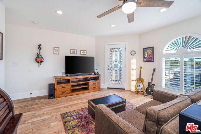 6411 W 85th Street, Los Angeles, CA 90045