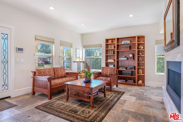 6411 W 85th Street, Los Angeles, CA 90045