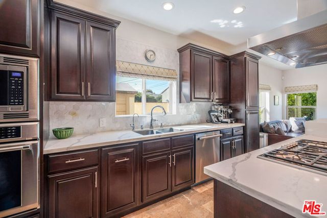 6411 W 85th Street, Los Angeles, CA 90045