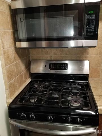 4861 Putter Lane, Bakersfield, CA 93308