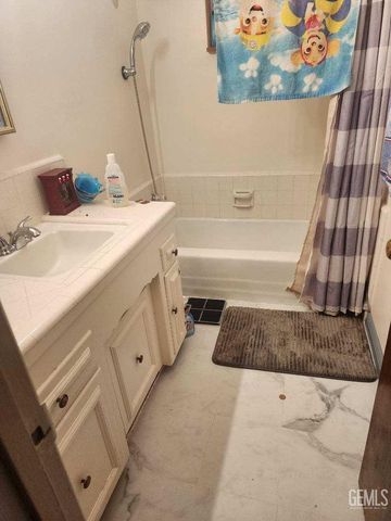 4861 Putter Lane, Bakersfield, CA 93308