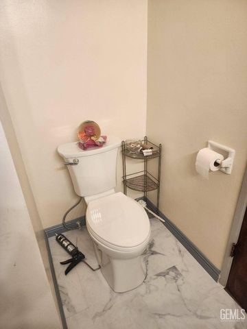 4861 Putter Lane, Bakersfield, CA 93308