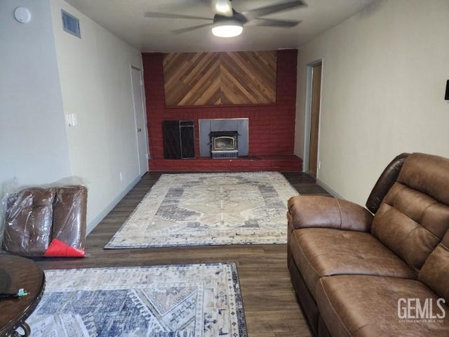 4861 Putter Lane, Bakersfield, CA 93308