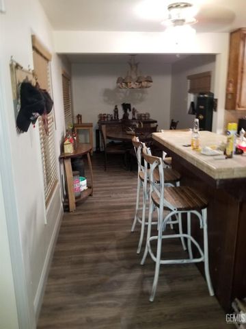 4861 Putter Lane, Bakersfield, CA 93308